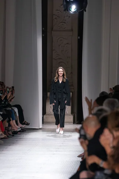 Look 49